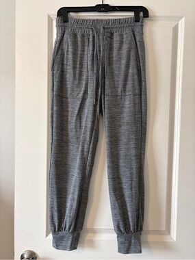 Lou & Grey Women’s Heather Gray Jogger Sweatpants